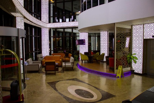 Yol ¿¿ Holiday Adana Otel image 11