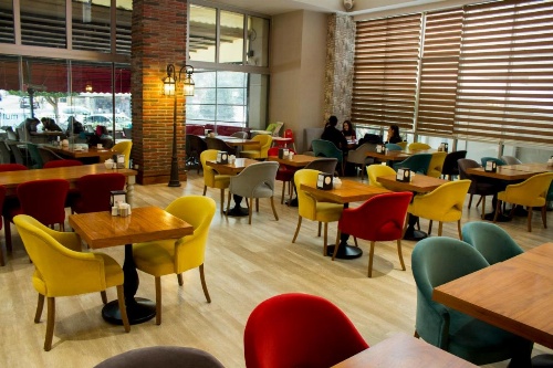 Yol ¿¿ Holiday Adana Otel image 40